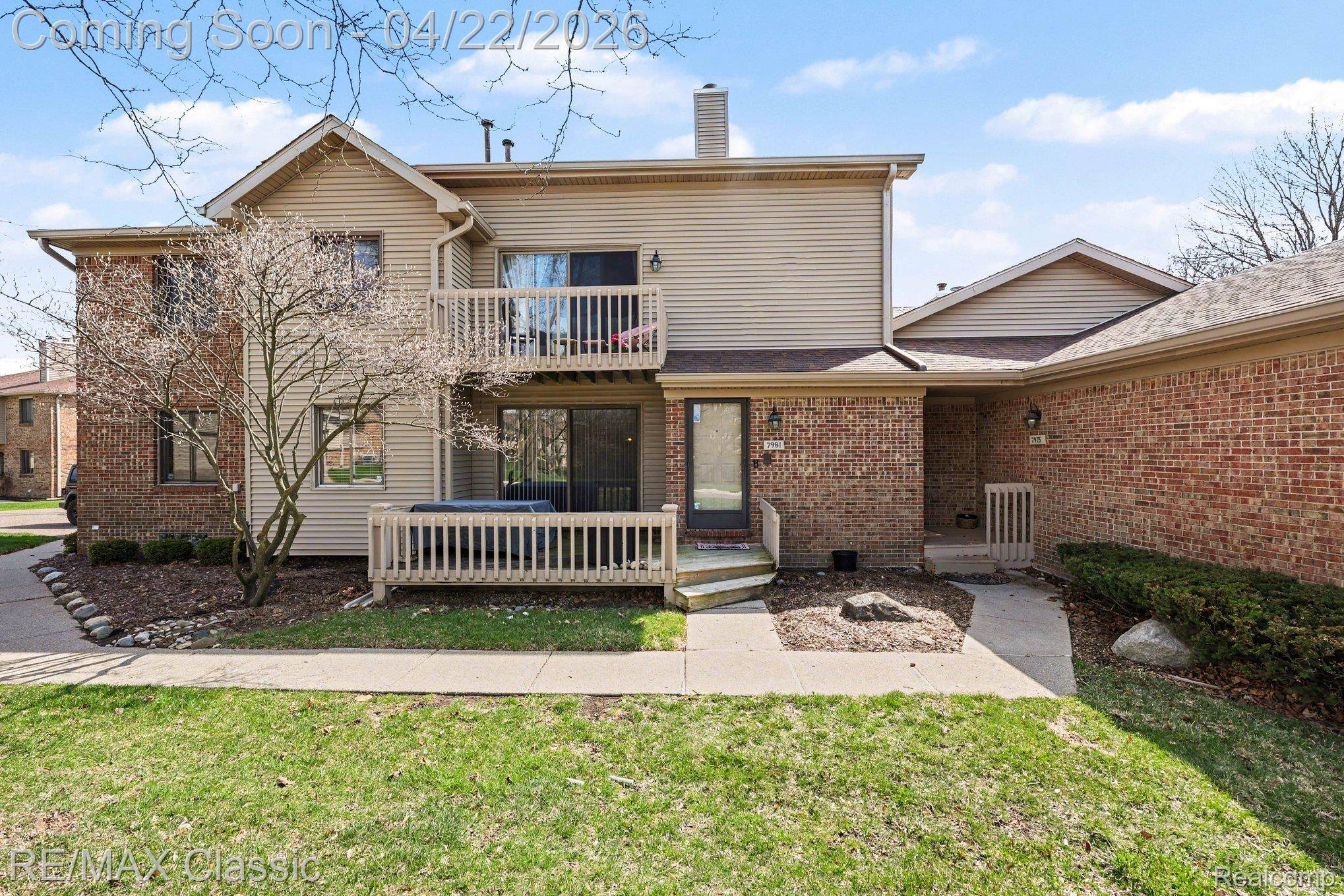 7981 Woodingham #2, West Bloomfield Charter Township, MI 48322