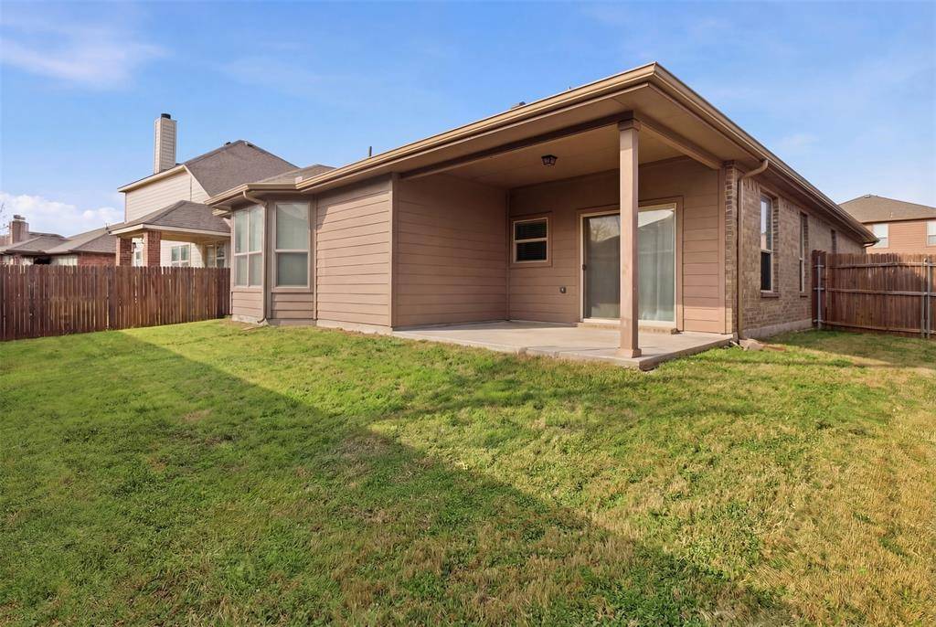 10928 Middleglen Road, Fort Worth, TX 76052