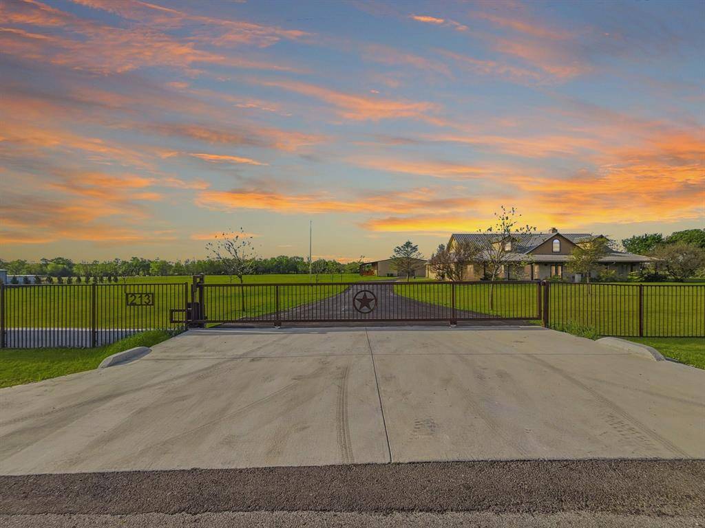 213 Audra Circle, Rhome, TX 76078