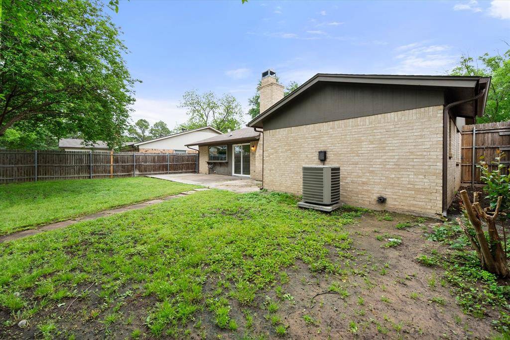 2512 Colleen Drive, Arlington, TX 76016