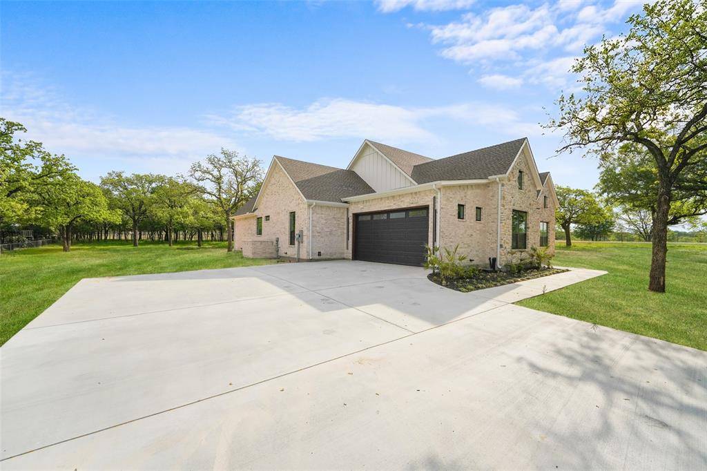 1000 Bluebonnet Ridge, Weatherford, TX 76087