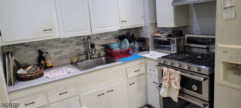 64 Seger Ave, Clifton City, NJ 07011