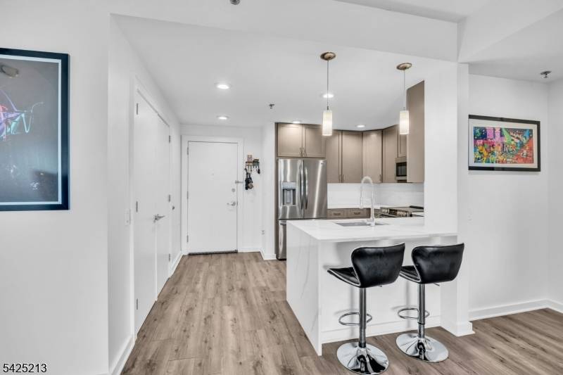 1 Carriage City Plz #1620, Rahway City, NJ 07065