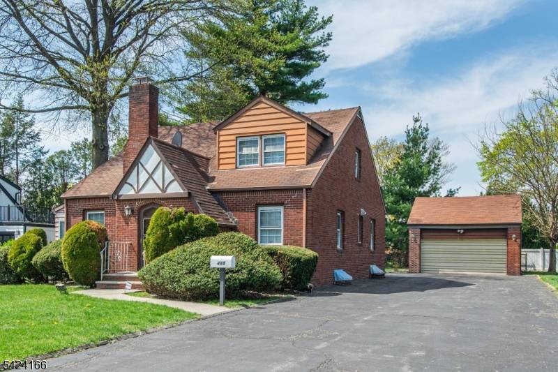 488 Grove St, Clifton City, NJ 07013