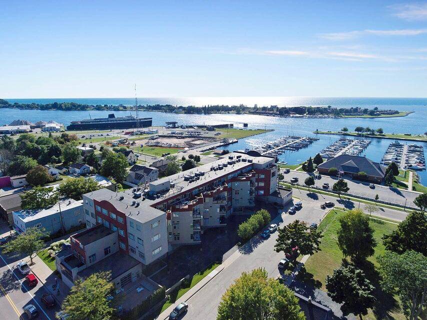 105 W Danaher ST #201, Ludington, MI 49431