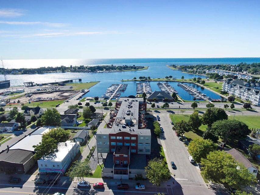 105 W Danaher ST #201, Ludington, MI 49431