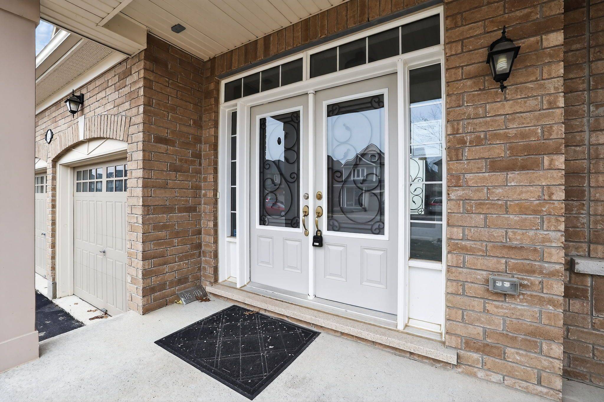 82 Lampkin ST, Georgina, ON L0E 1R0