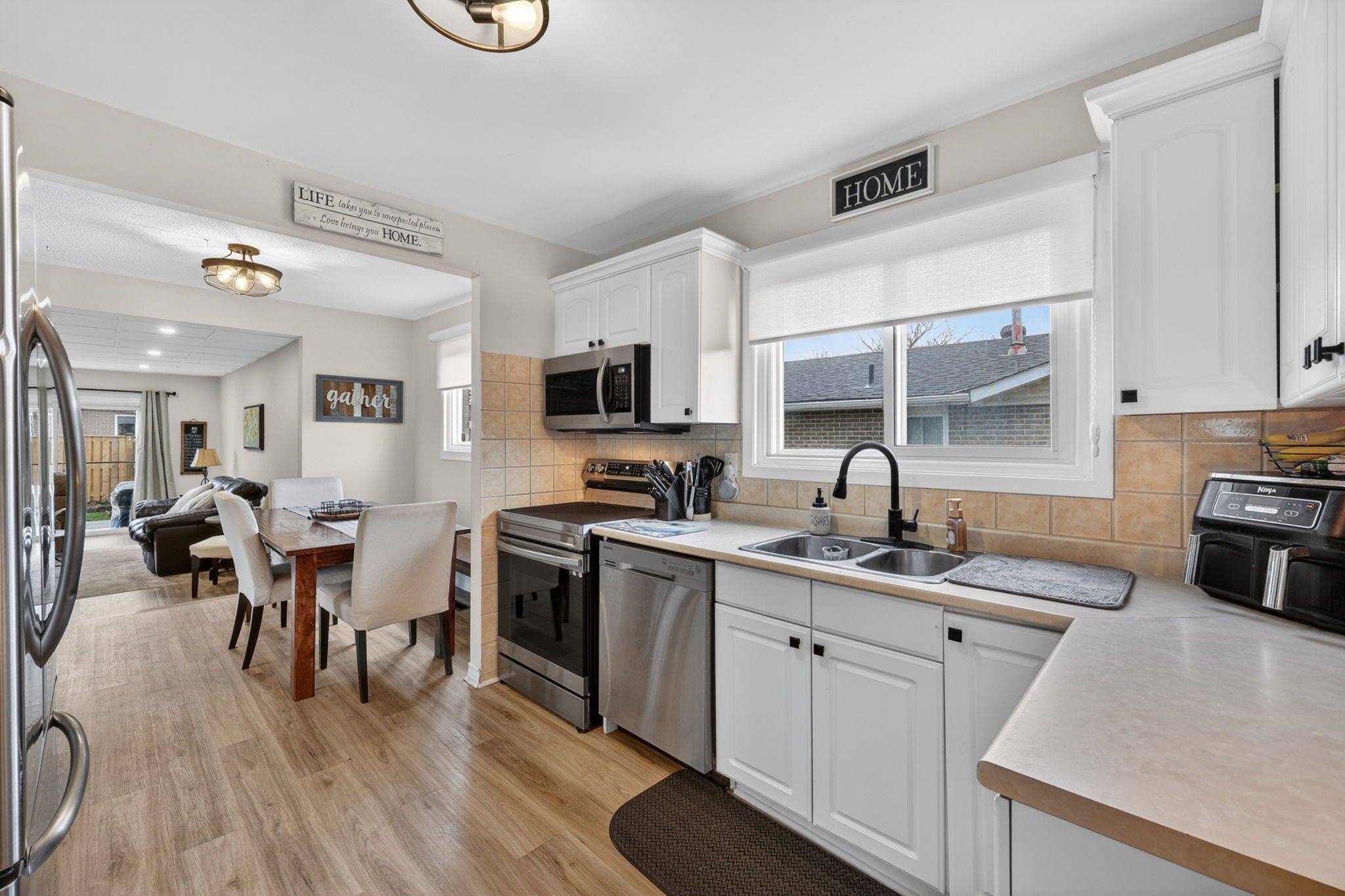 172 Ellwood DR E, Caledon, ON L7E 1Z1