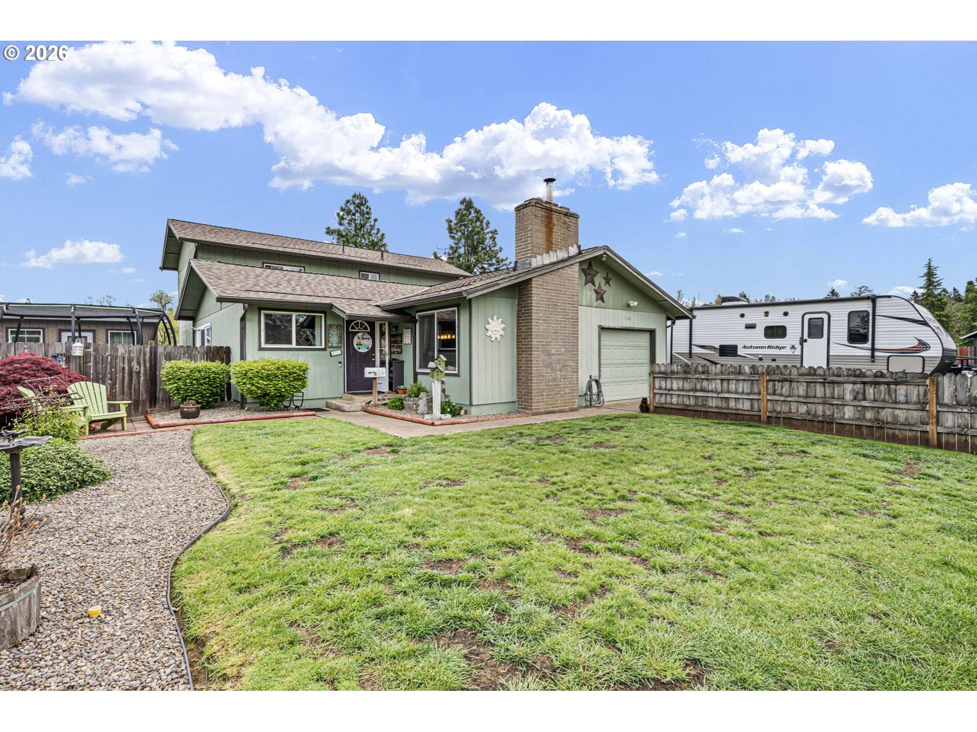 1700 E GROVER AVE, Cottage Grove, OR 97424