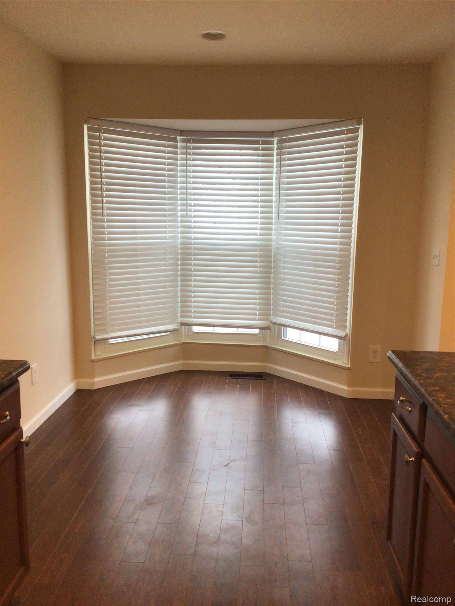 31208 Country WAY, Farmington Hills, MI 48331