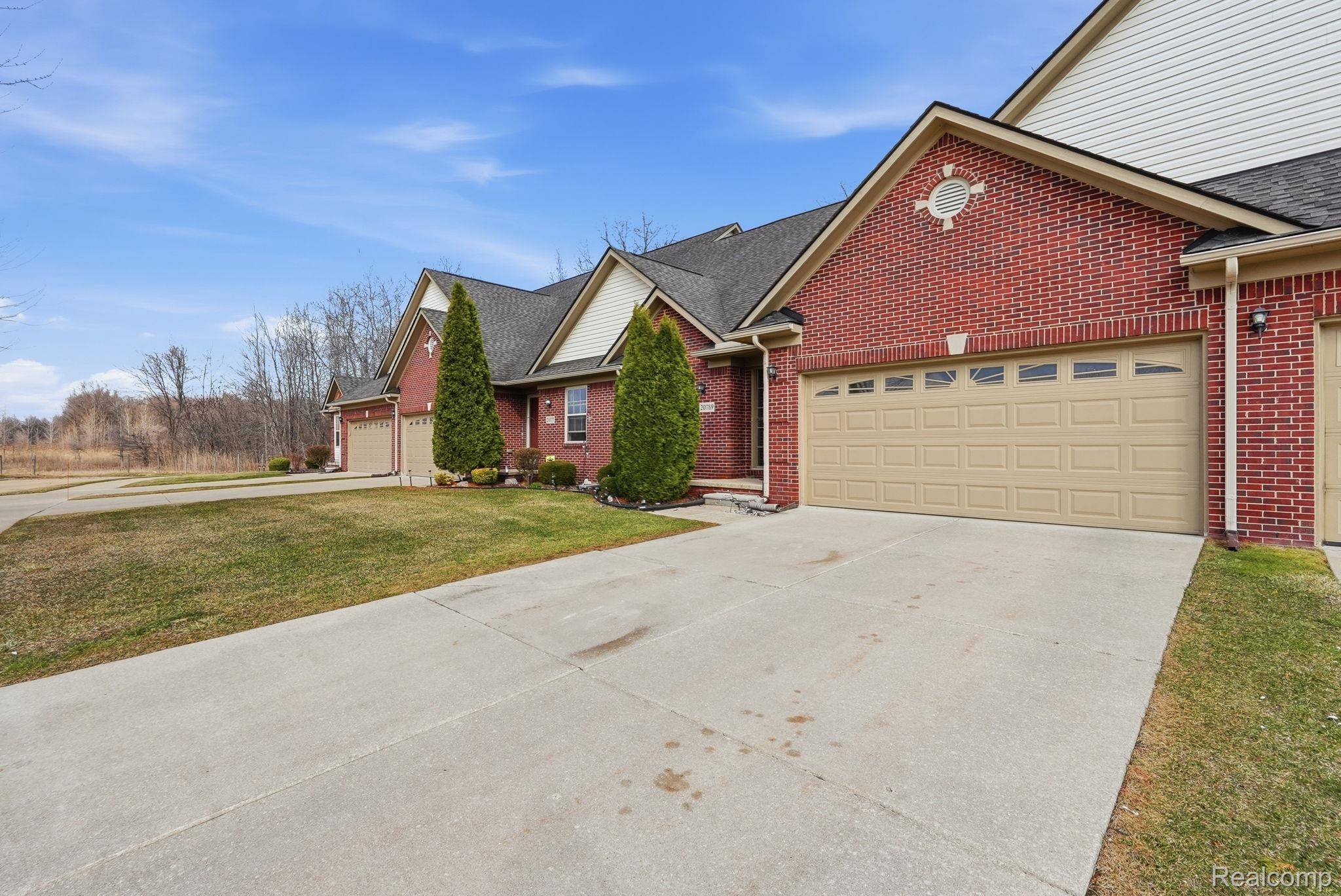 20789 Hummingbird DR, Brownstown Charter Township, MI 48174