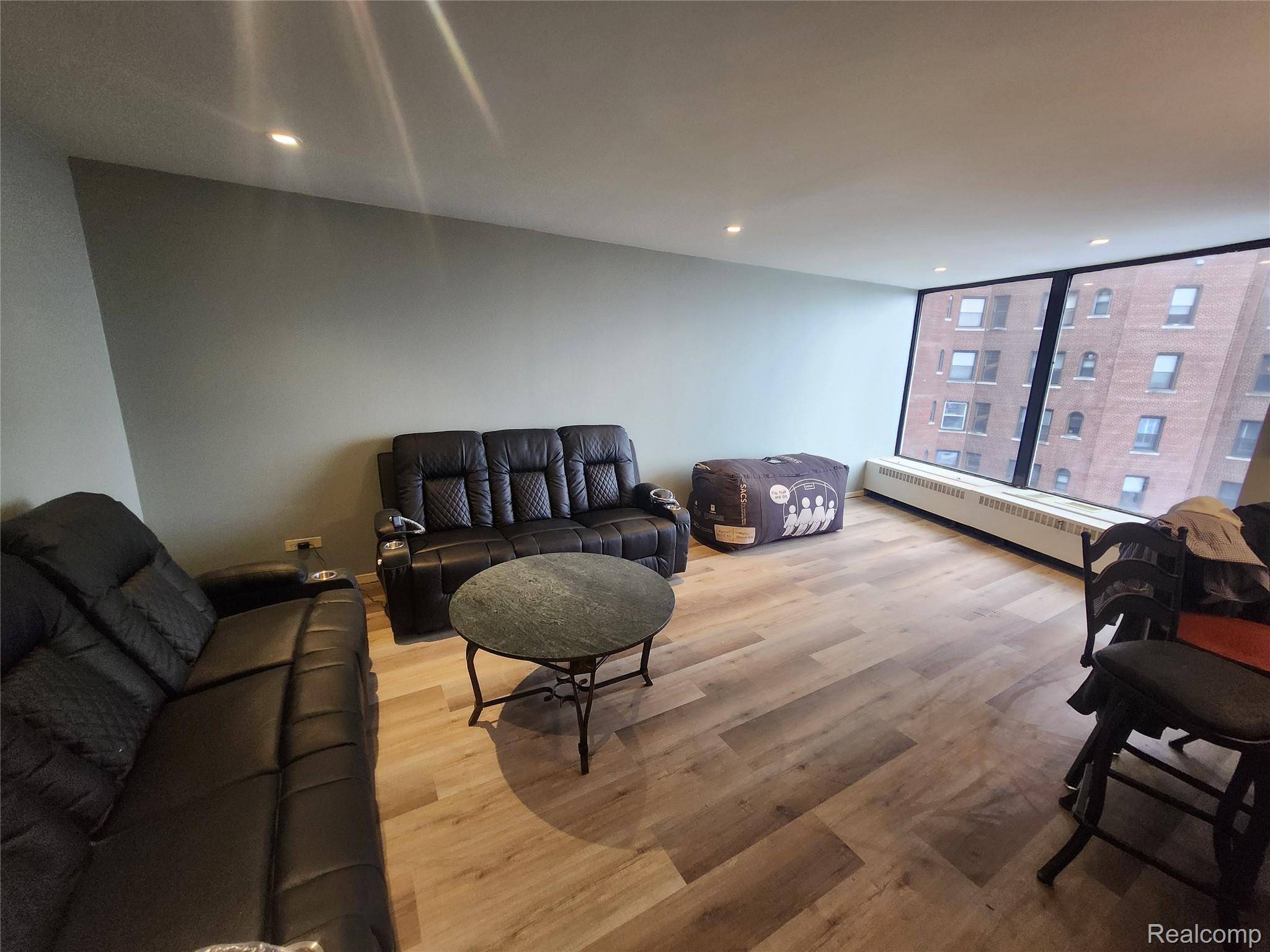 8200 Jefferson AVE #1201, Detroit, MI 48214