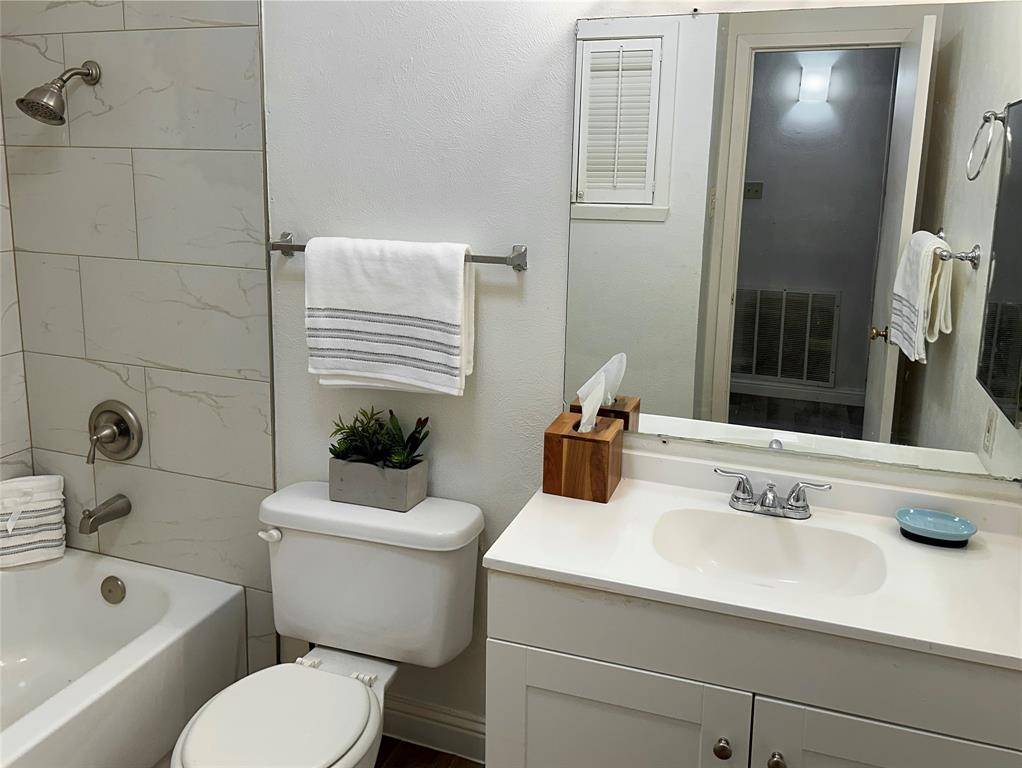 6900 Skillman Street #304C, Dallas, TX 75231