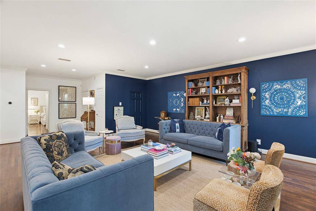 4212 Lomo Alto Drive #201, Highland Park, TX 75219