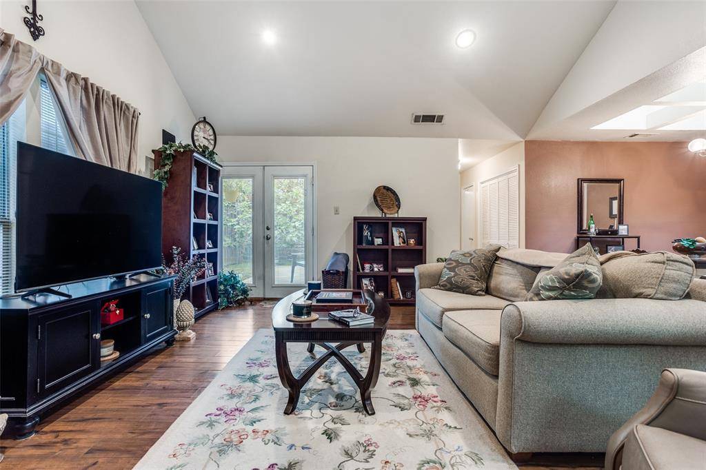 1106 Woburn Drive, Garland, TX 75043