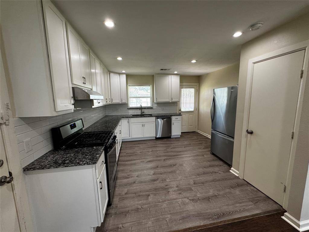 923 Green Castle Drive, Dallas, TX 75232