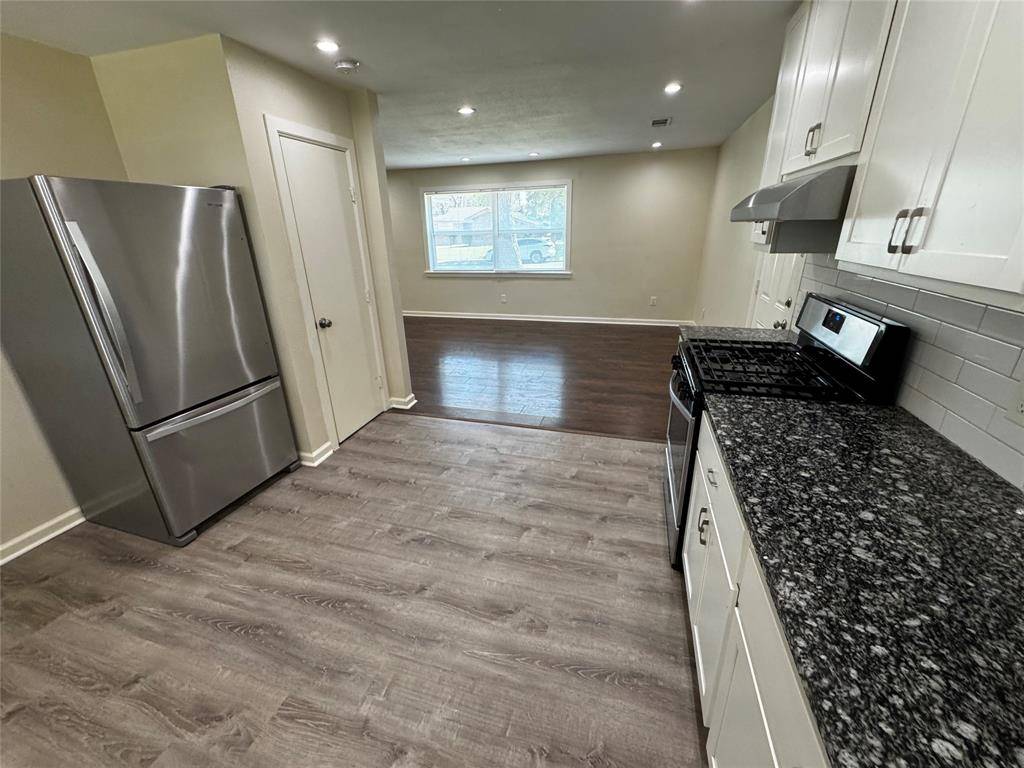 923 Green Castle Drive, Dallas, TX 75232