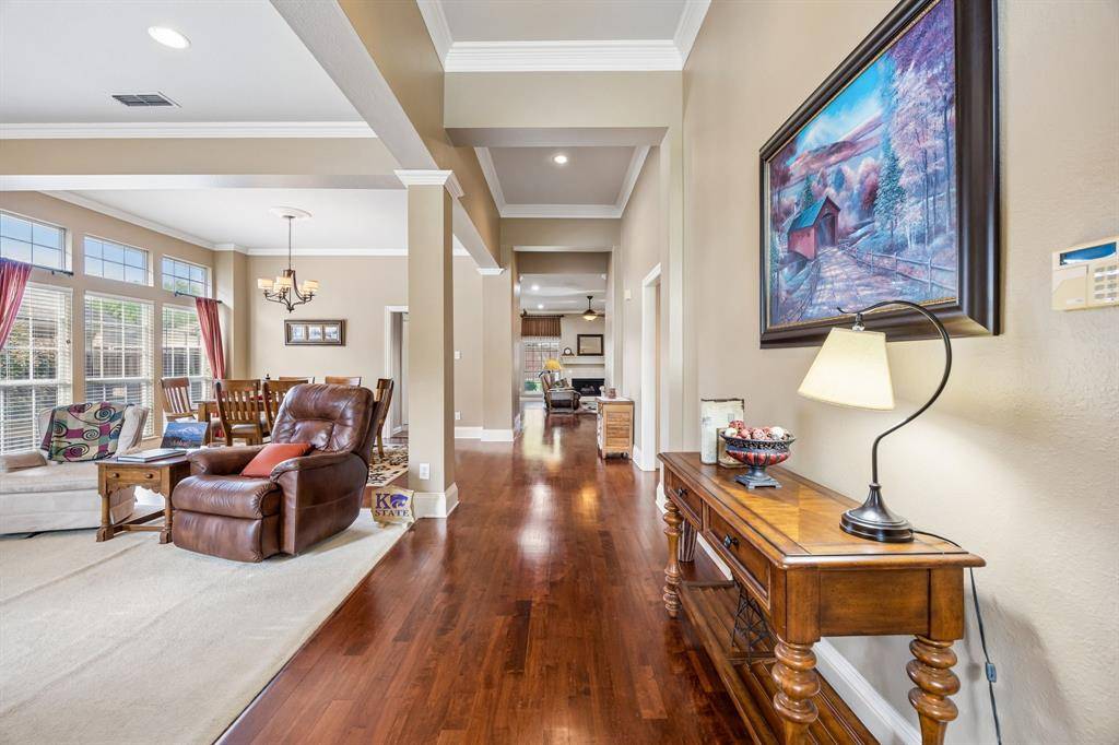 7519 Bradford Pear Drive, Irving, TX 75063