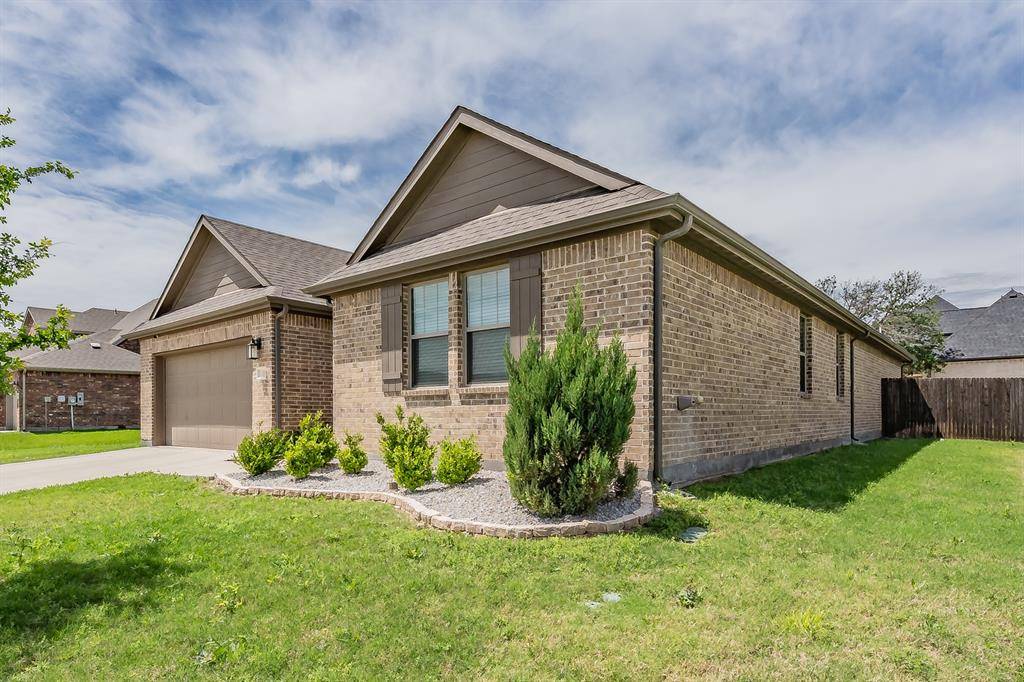 13301 Ridings Drive, Fort Worth, TX 76052