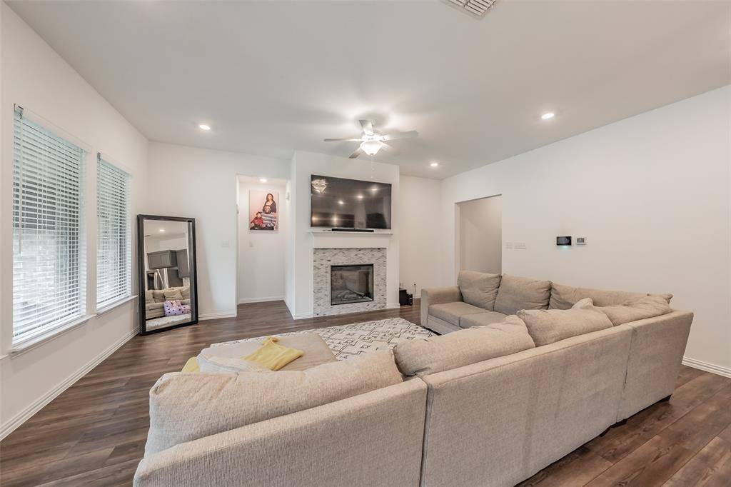 13301 Ridings Drive, Fort Worth, TX 76052