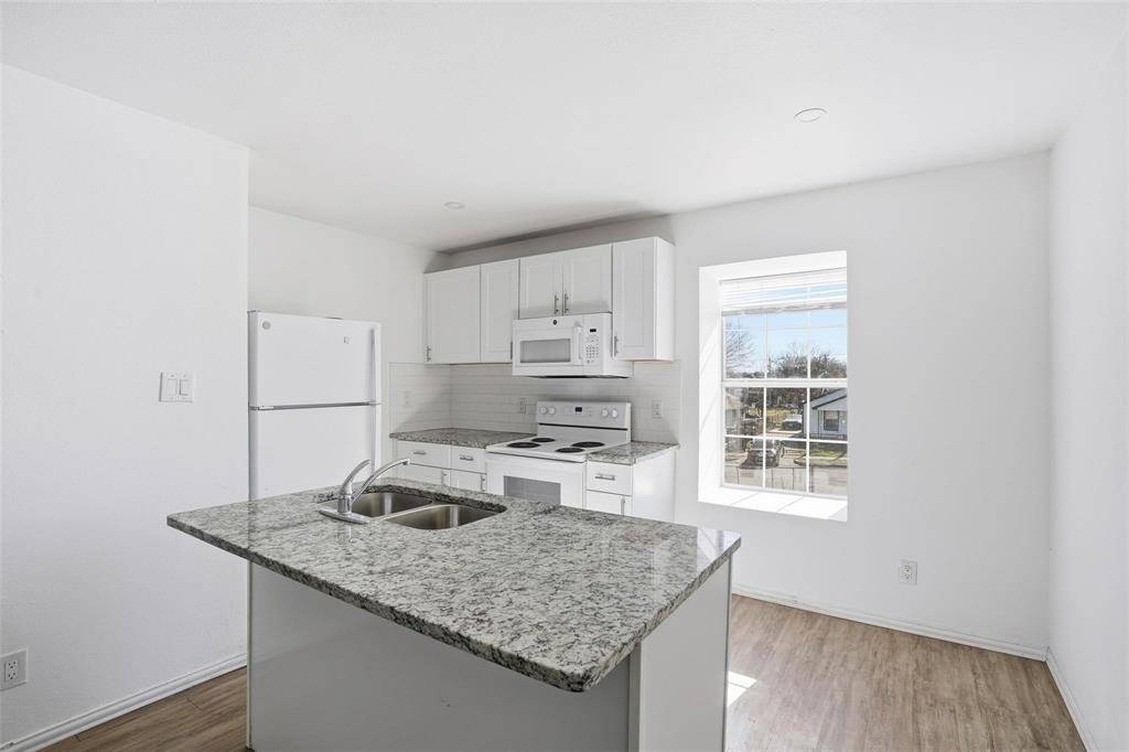 901 Bessie Street, Fort Worth, TX 76104