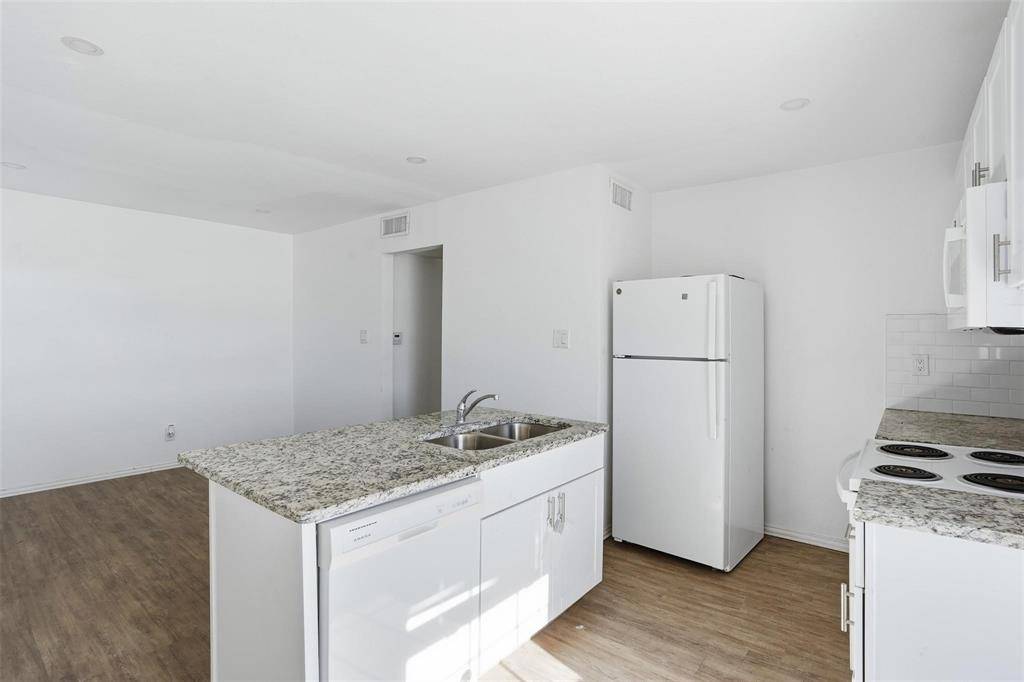 901 Bessie Street, Fort Worth, TX 76104