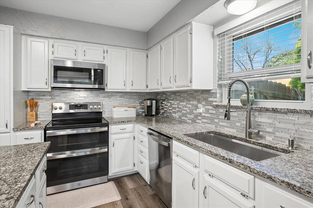 2406 S Forest Hls, Corinth, TX 76210