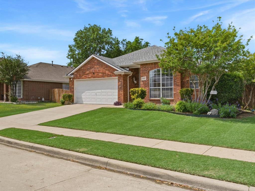 8463 Muirwood Trail, Fort Worth, TX 76137