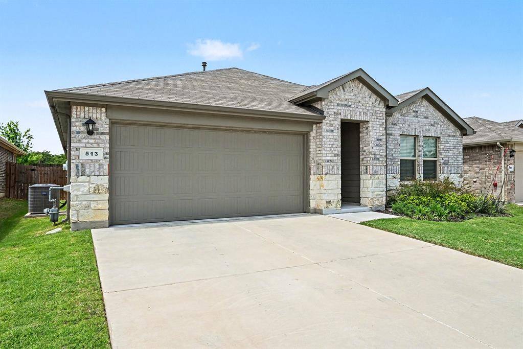 513 Bronze Circle W, Springtown, TX 76082