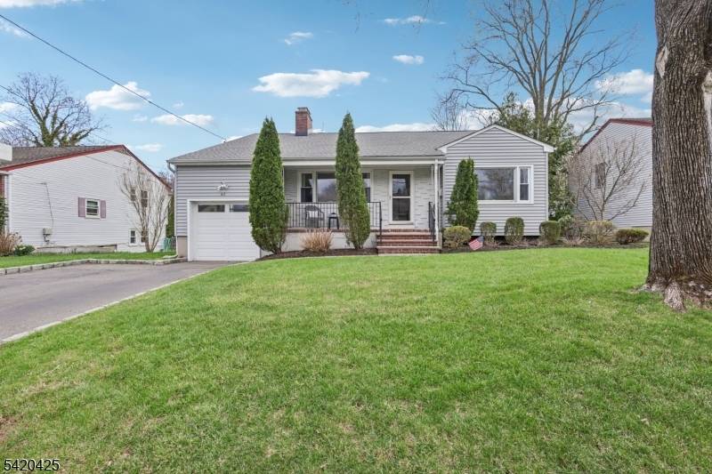 42 Nomahegan Ct, Cranford Twp., NJ 07016