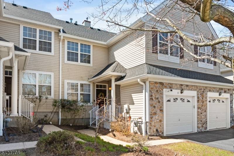 8 Scarlet Oak Dr, Montgomery Twp., NJ 08540
