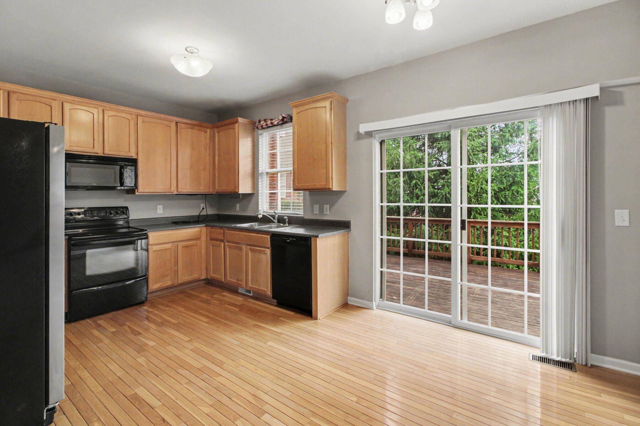 41785 Mitchell RD, Novi City, MI 48377