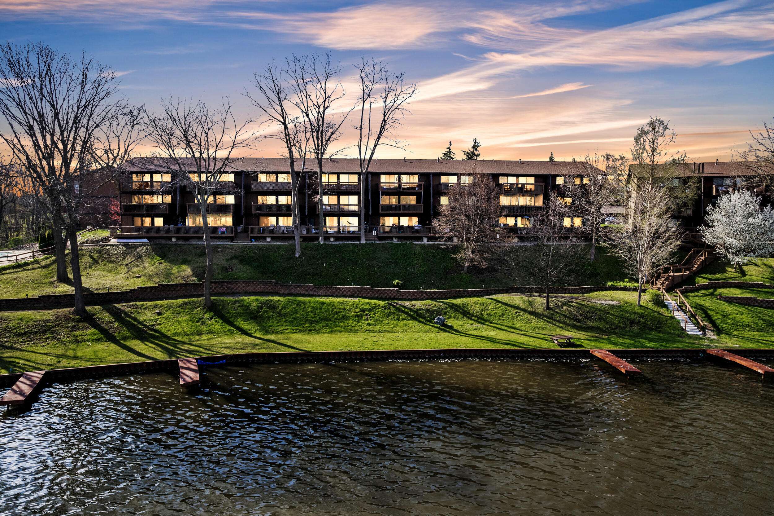 1730 Grove RD #B-307, Ypsilanti Twp, MI 48198