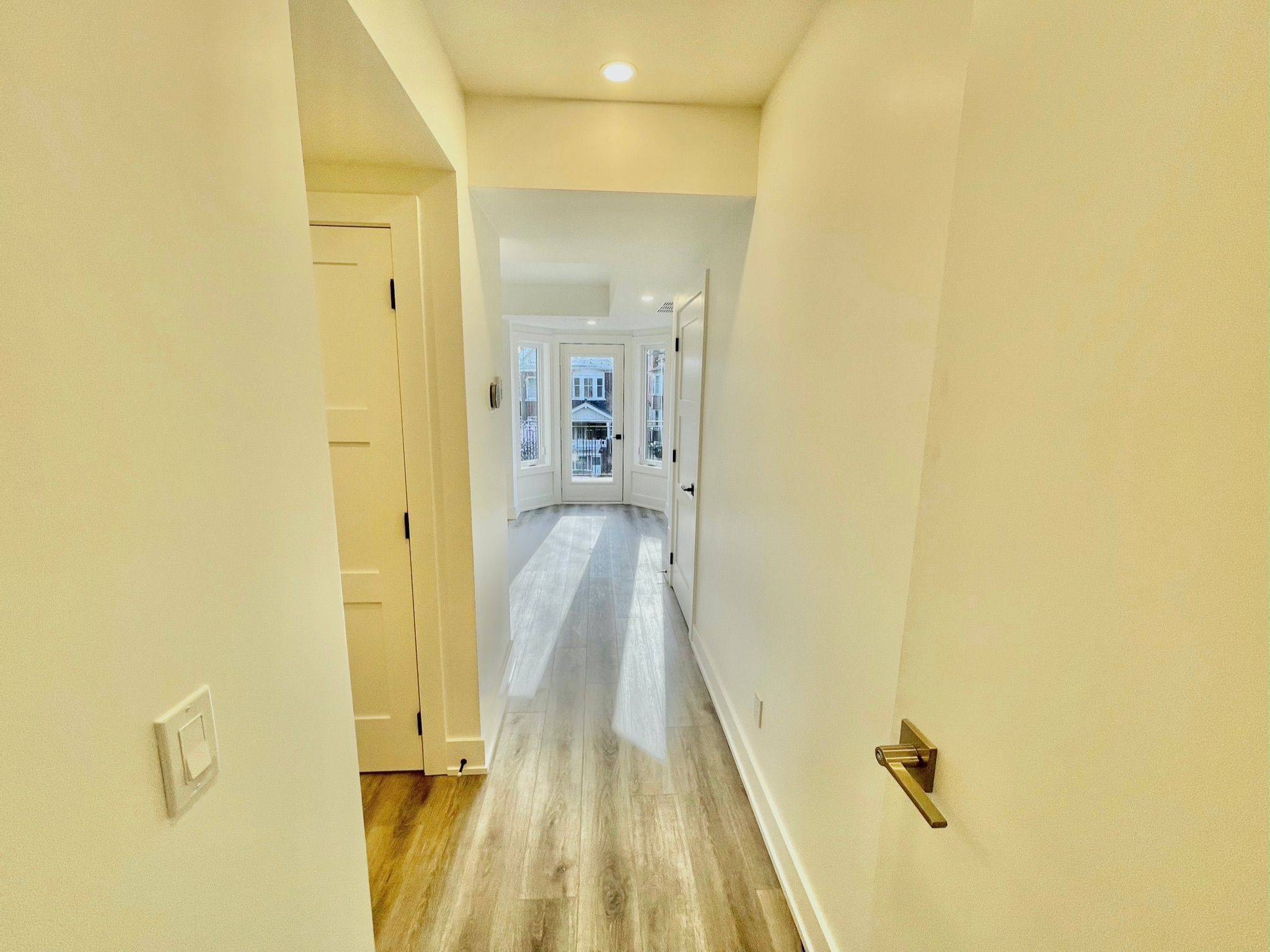 333 Palmerston BLVD ##201, Toronto C01, ON M6G 2N5