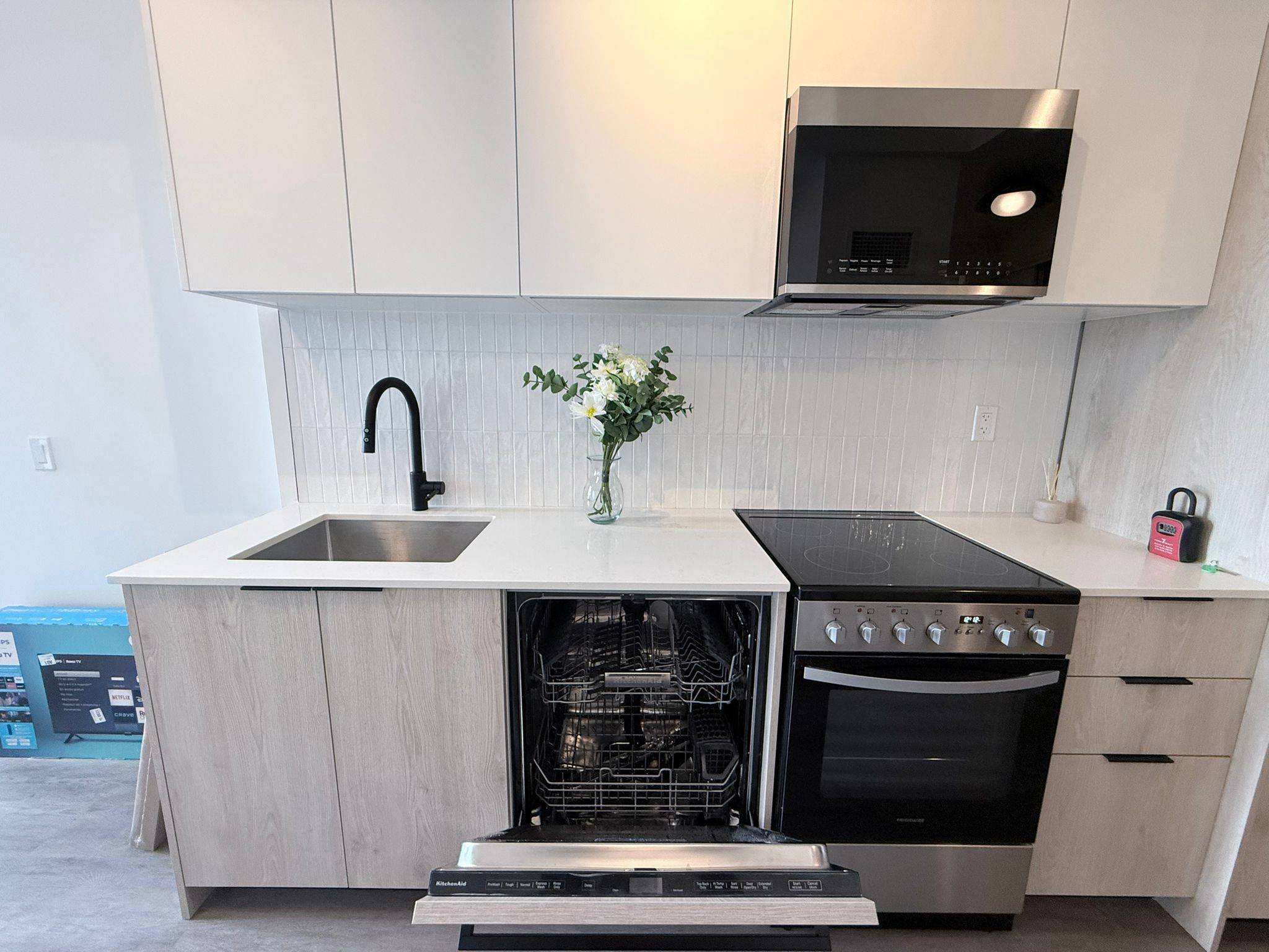 1635 Military TRL #429, Toronto E10, ON M1C 1B2