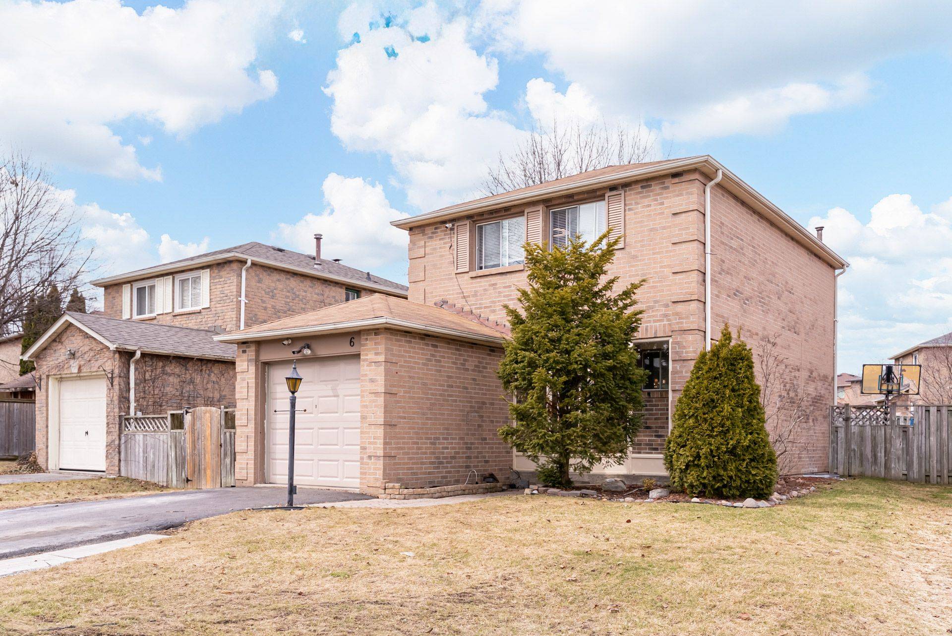 6 Hendley DR, Ajax, ON L1T 2C6