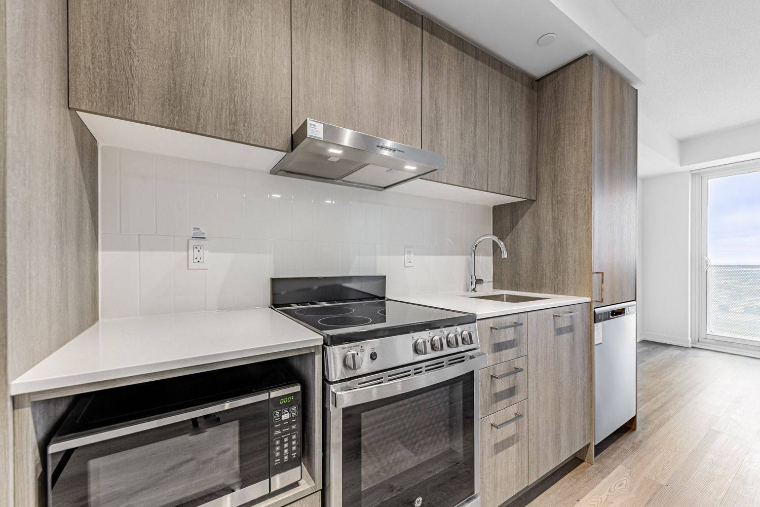 195 Commerce ST #3610, Vaughan, ON L4K 0P9