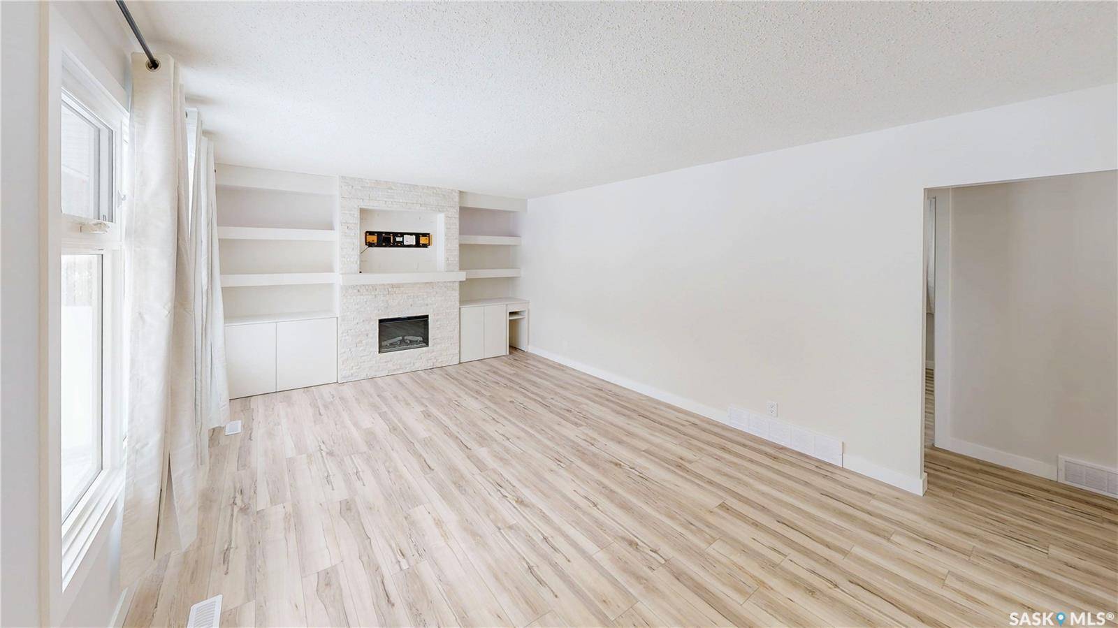 1511 8th AVENUE N, Regina, SK S4R 0G2