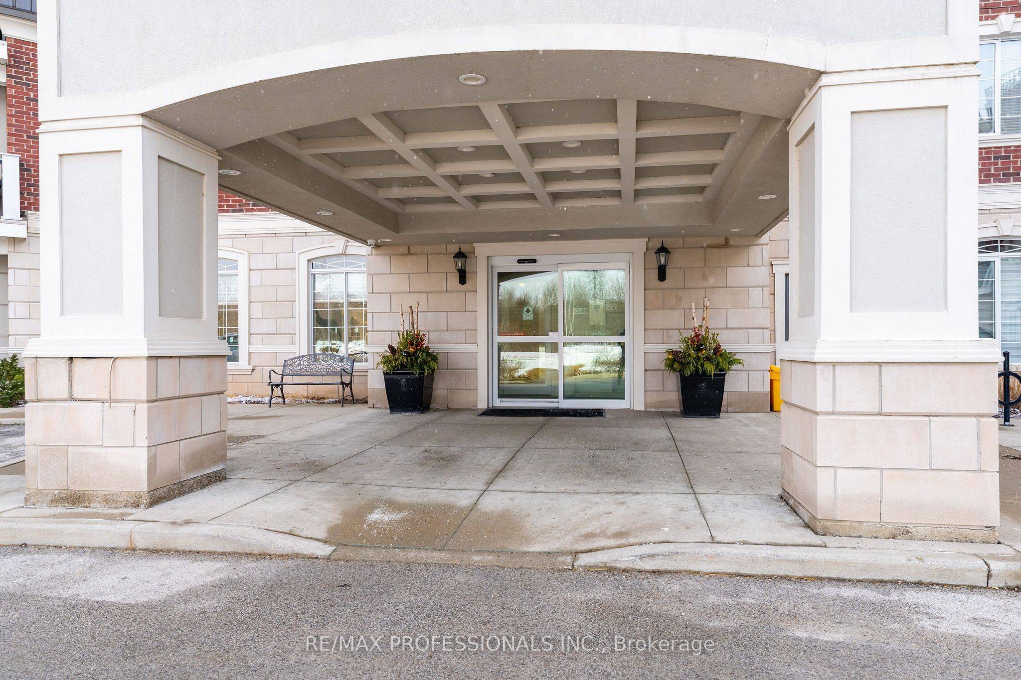 2300 Upper Middle RD #228, Oakville, ON L6M 0T4