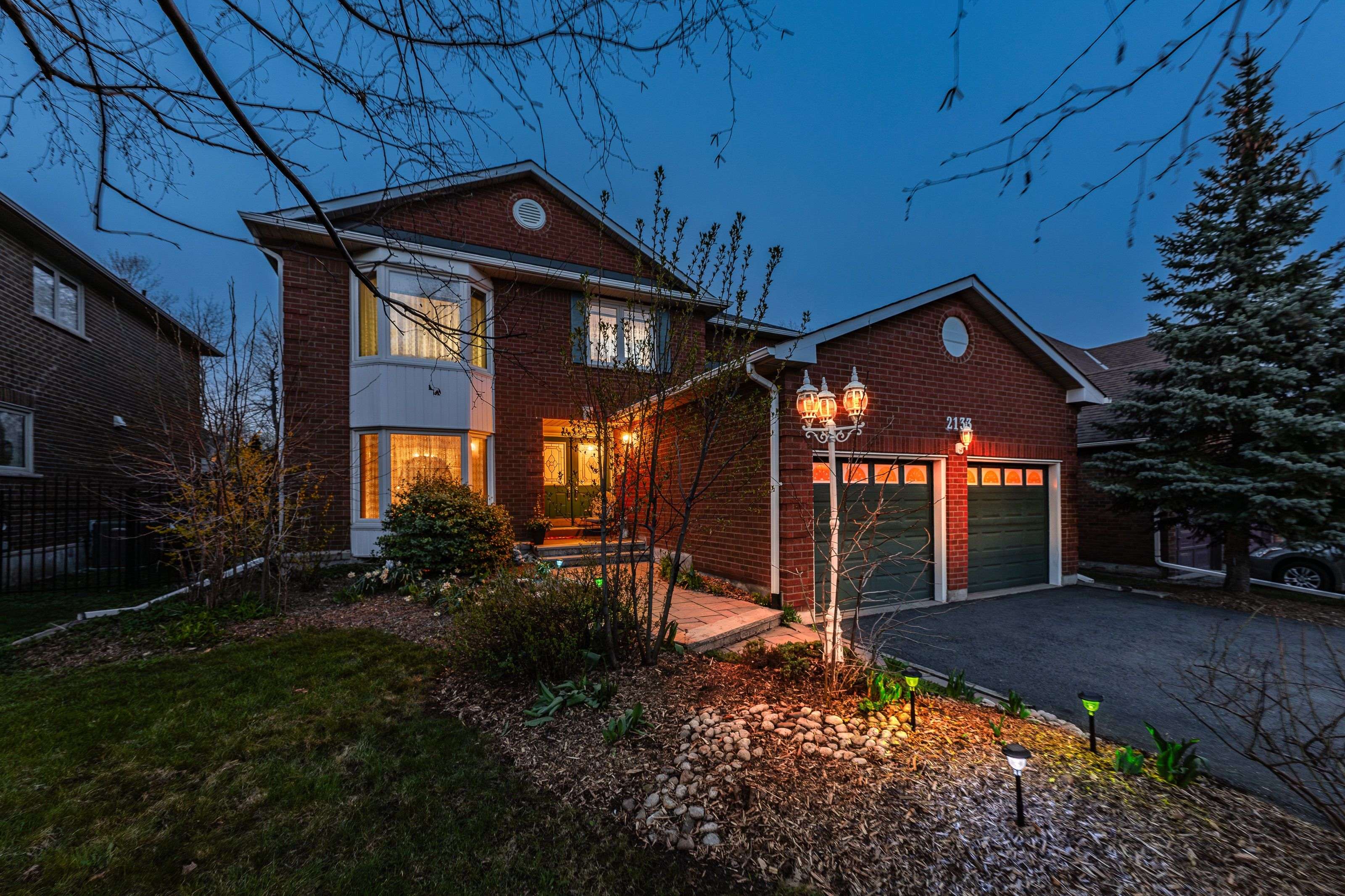 2133 Grand BLVD, Oakville, ON L6H 5M3