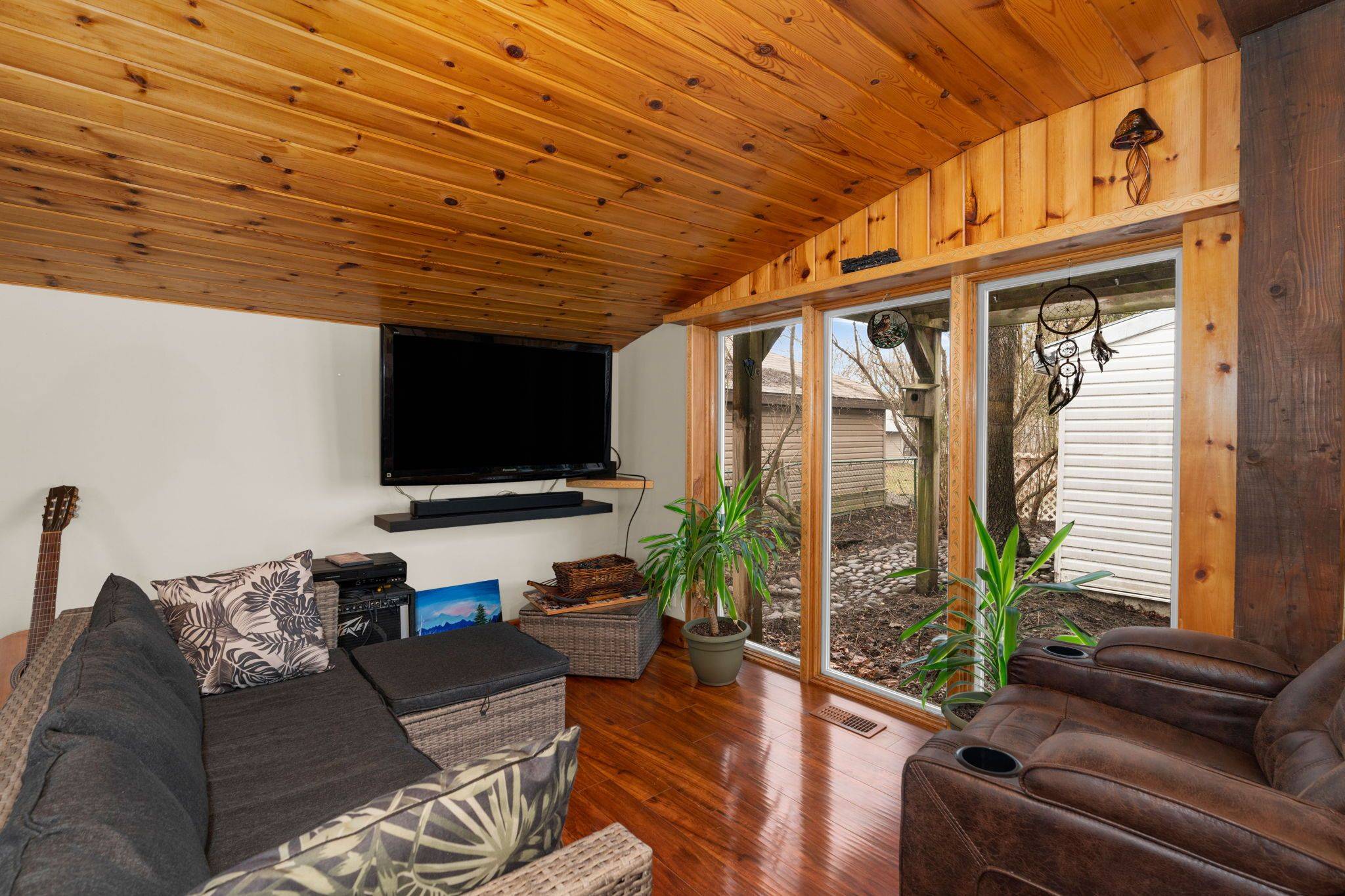 520 First ST N, Gravenhurst, ON P1P 1B9