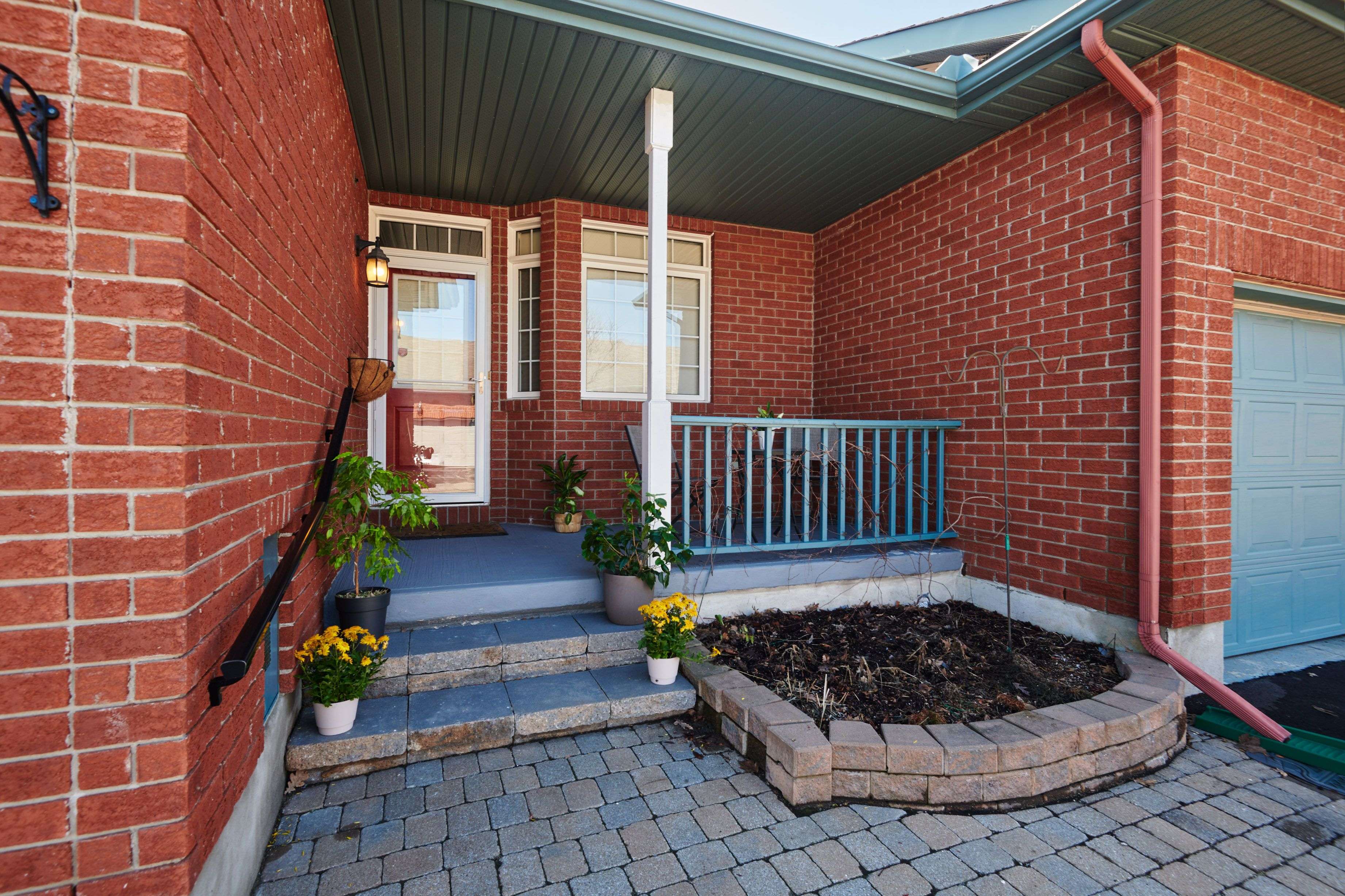 114 Bartlett Private, Hunt Club - Windsor Park Village And Area, ON K1V 2A8