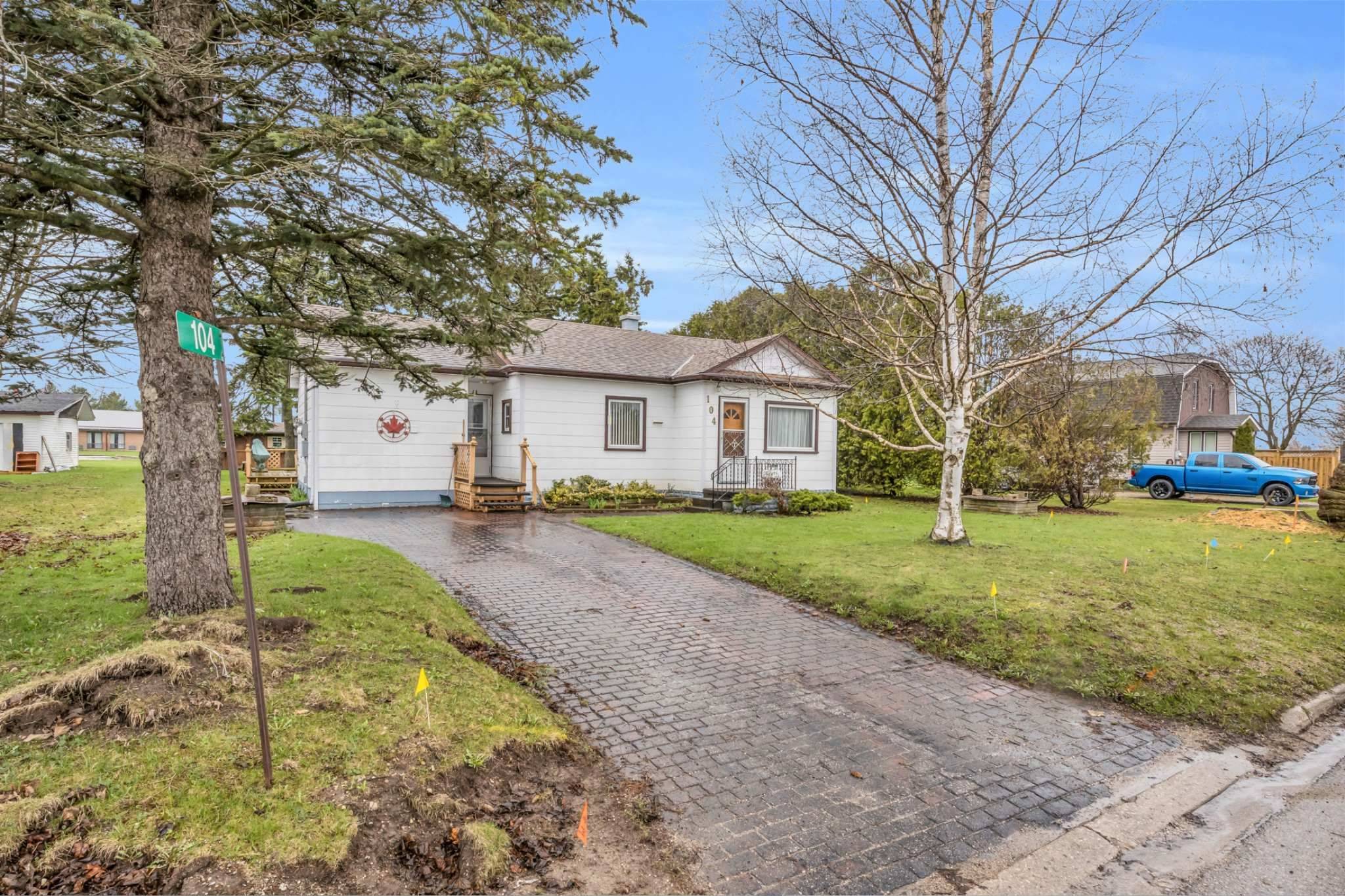 104 King ST, Minto, ON N0G 2P0