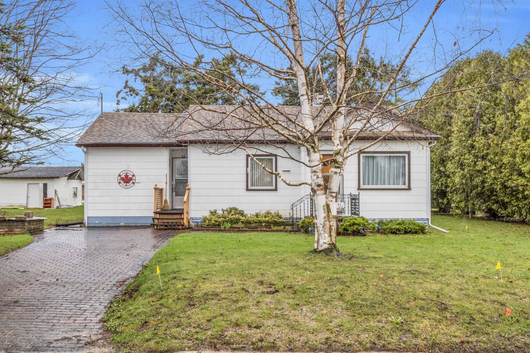 104 King ST, Minto, ON N0G 2P0