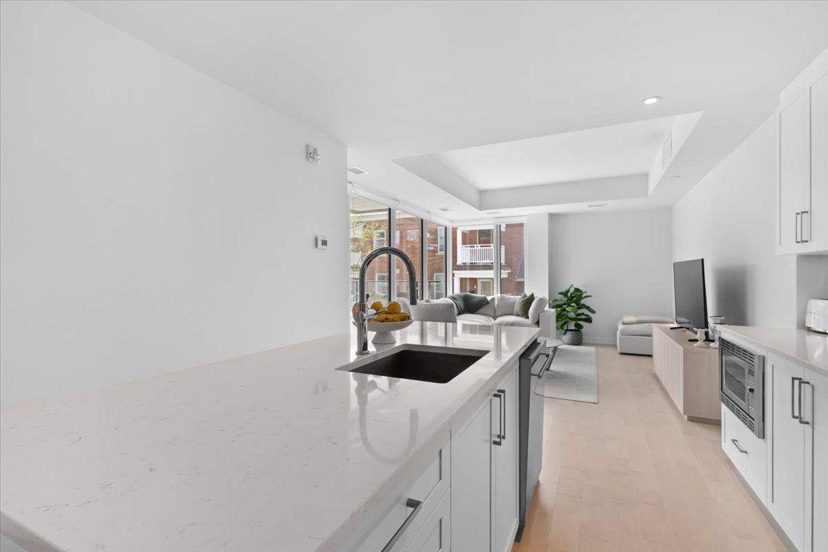 11 Galt ST #201, Glebe - Ottawa East And Area, ON K1S 4R2