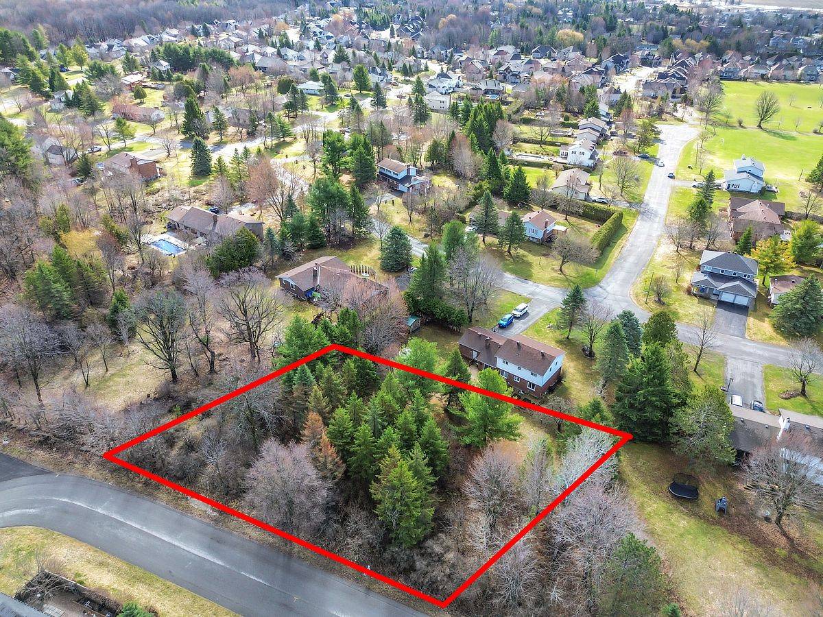 160 Juanita AVE, Carp - Huntley Ward, ON K0A 1L0