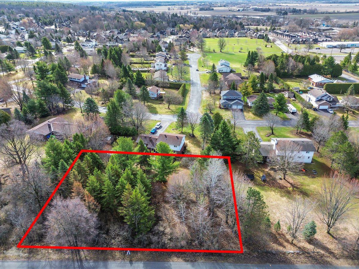 160 Juanita AVE, Carp - Huntley Ward, ON K0A 1L0