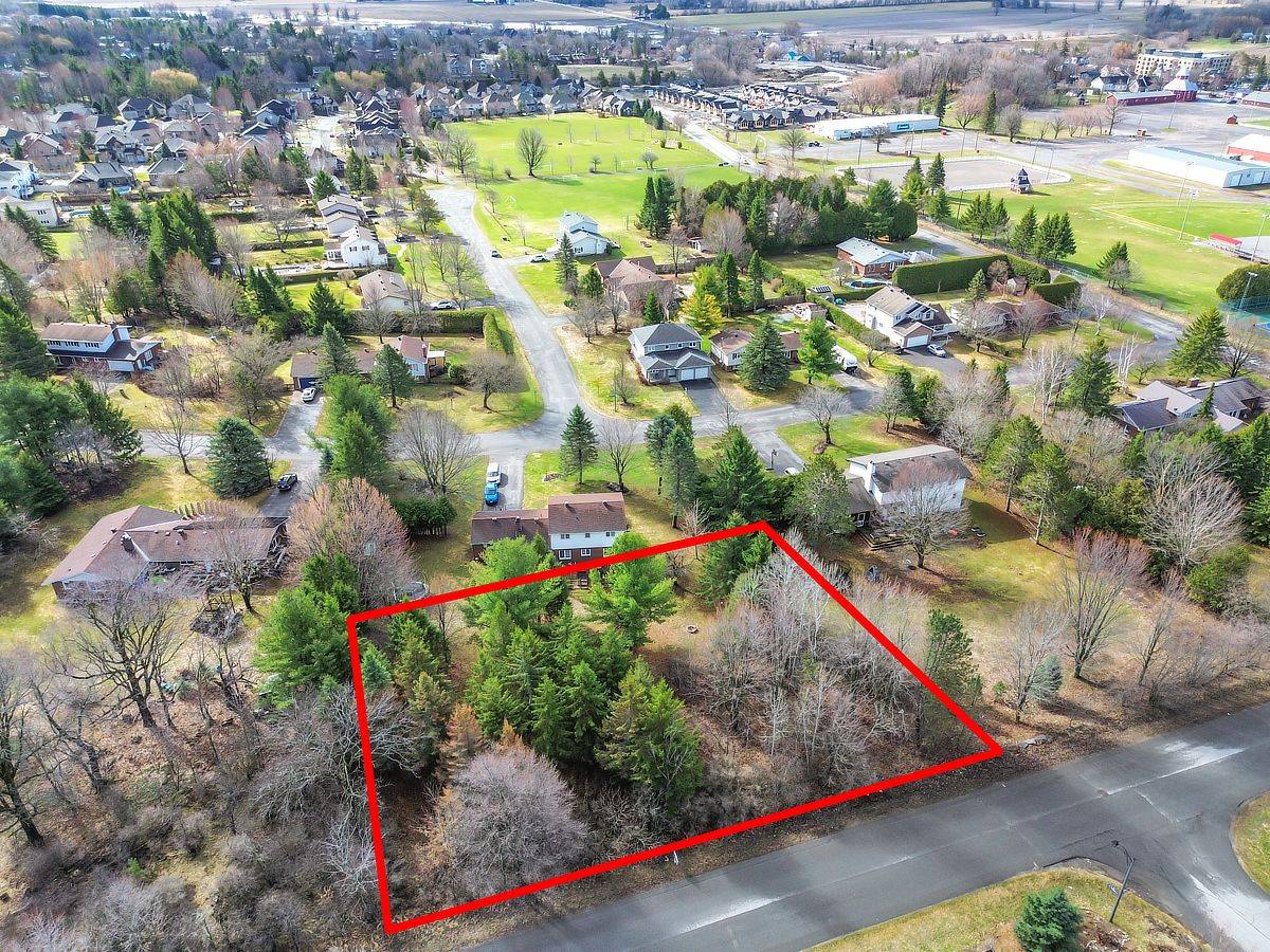 160 Juanita AVE, Carp - Huntley Ward, ON K0A 1L0