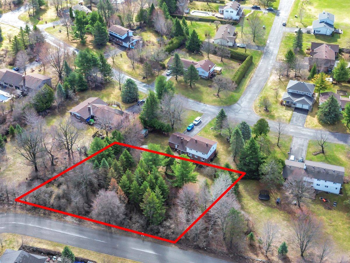 160 Juanita AVE, Carp - Huntley Ward, ON K0A 1L0