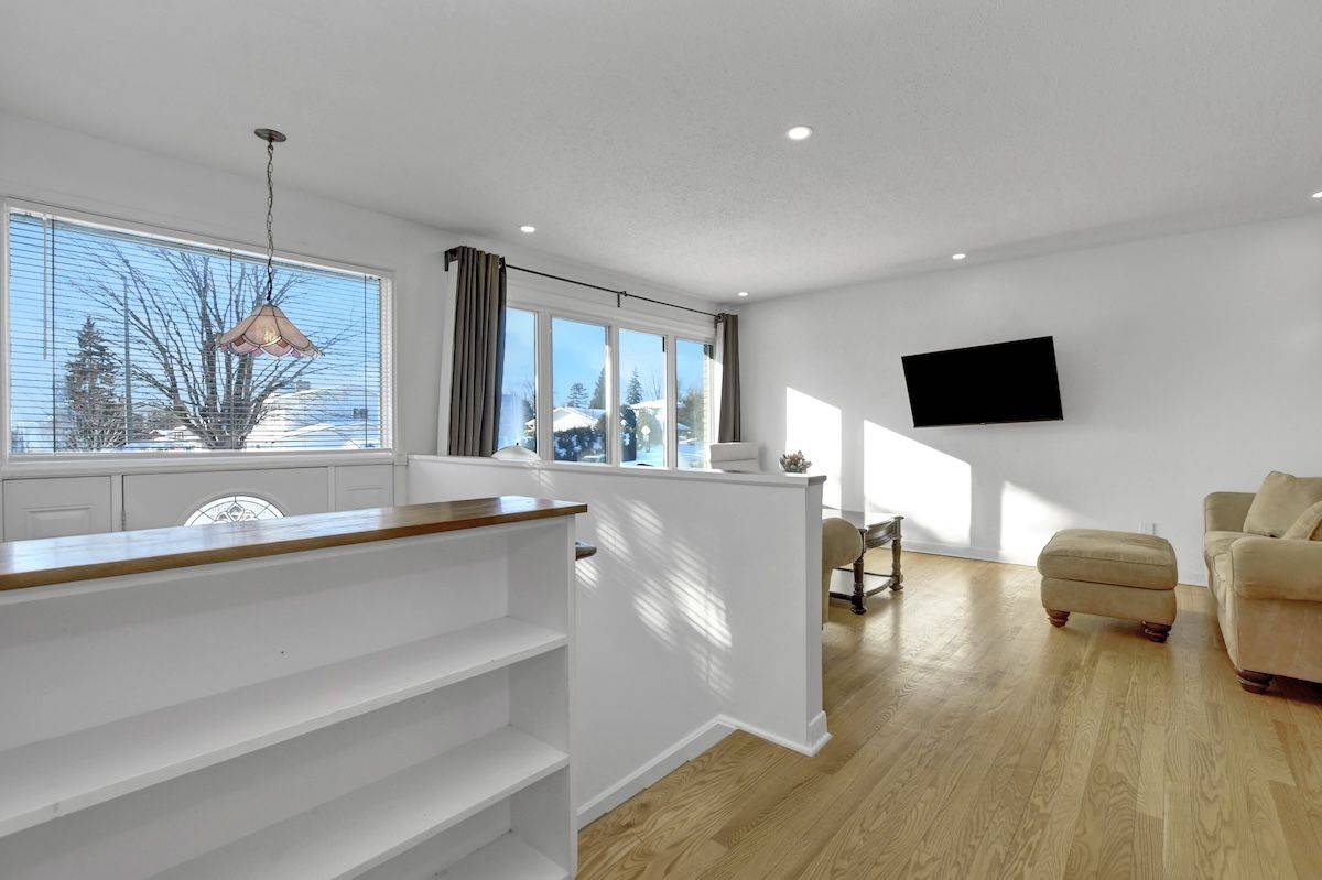 31 Bellfield ST, Crystal Bay - Rocky Point - Bayshore, ON K2B 6K7